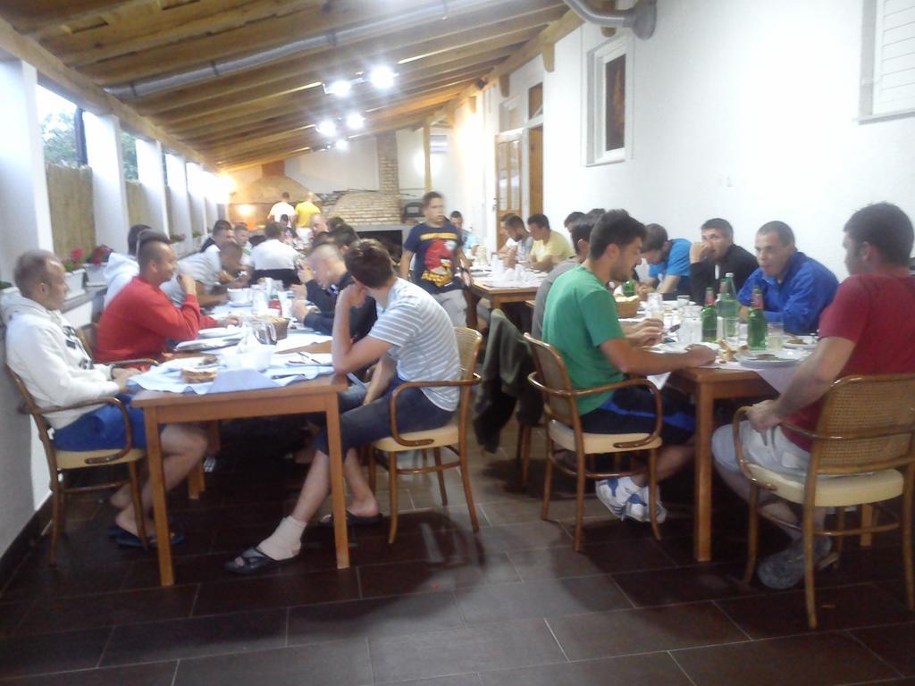 Pansion Ivan Guest house Sucuraj